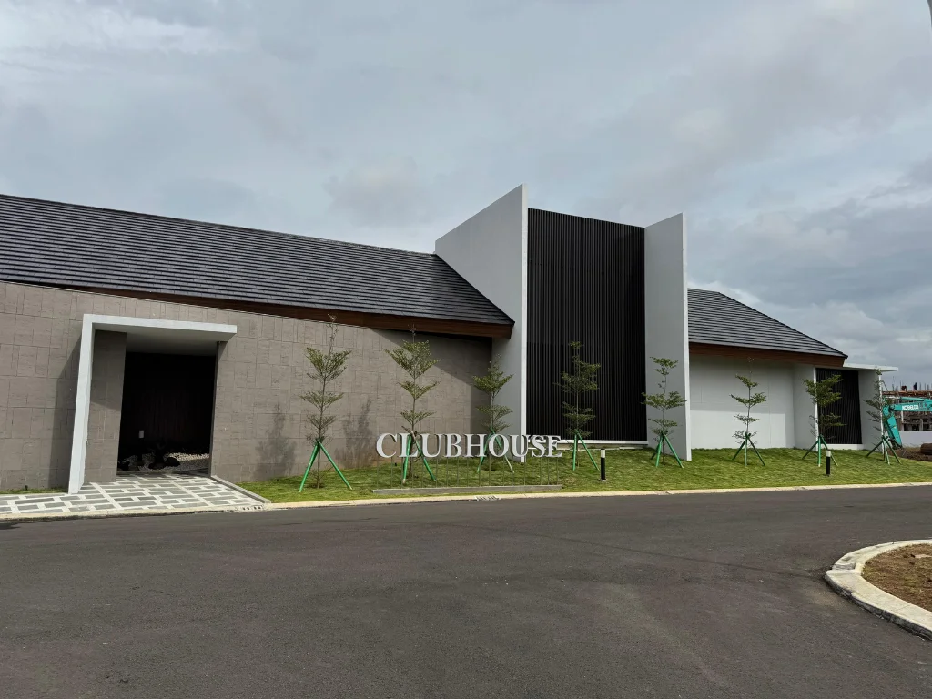 Surrounding (10).90d20281ba17428ad268